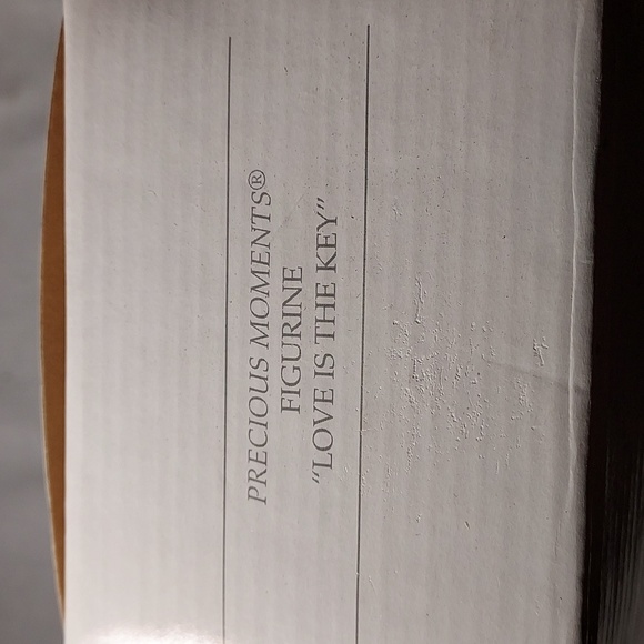 Vintage 1998 Precious Moments "Love Is The Key" Figurine in Original Box - Picture 8 of 8